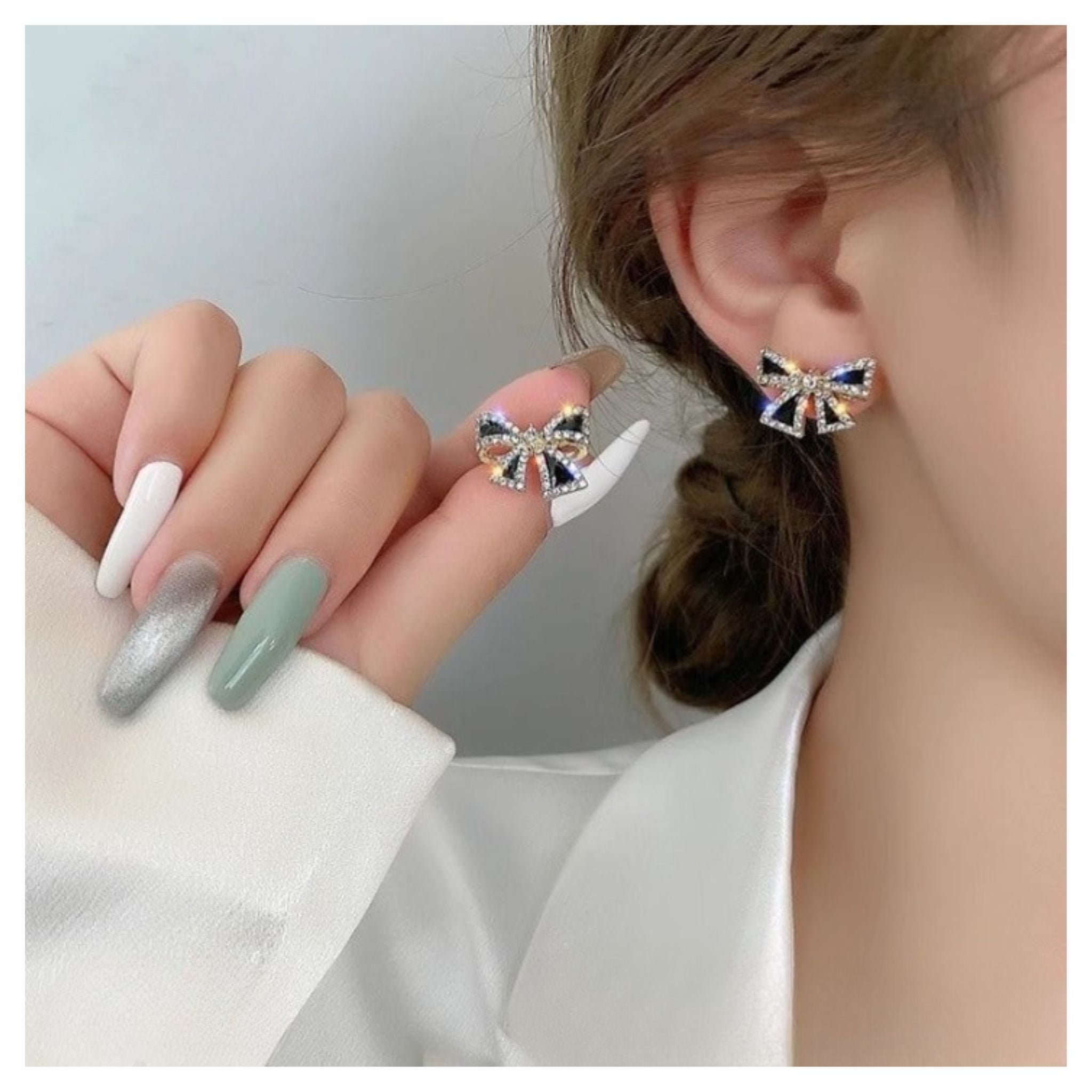 Elegant Zircon Black Bow Tie Earrings (AXJ-112)