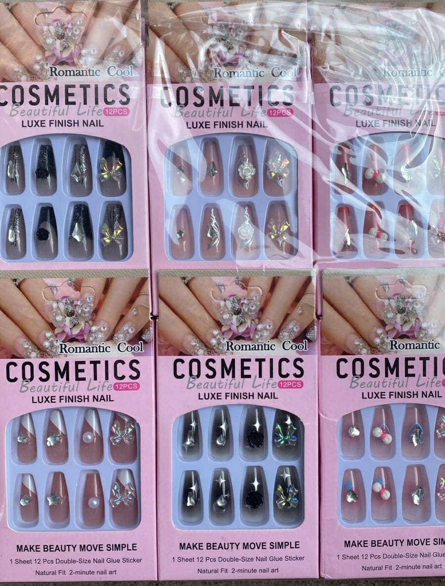 Multicolor Stylish Artificial Nails – 12 Pcs Set for Trendy Look